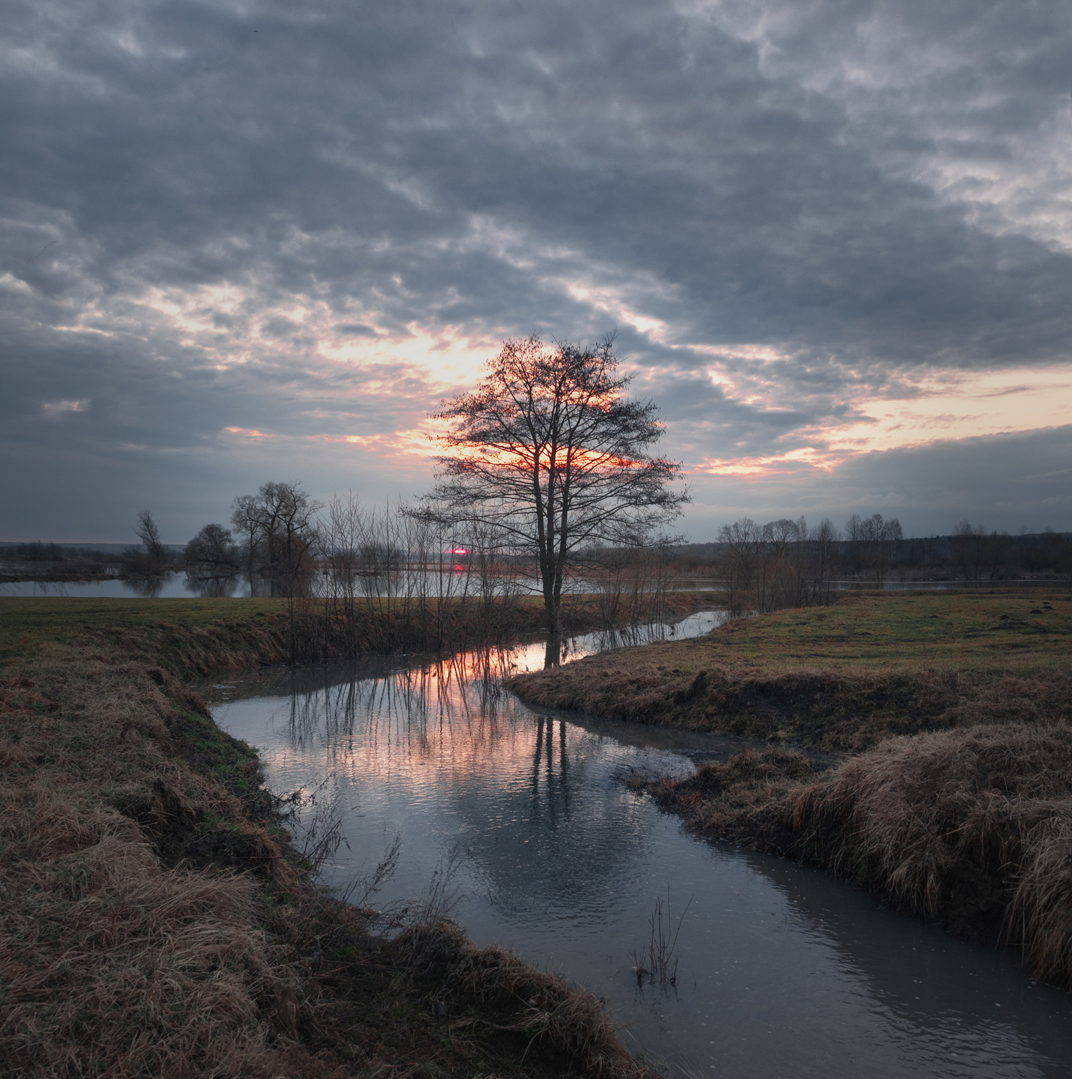 Рассвет на р. Упе. Тульская обл.
