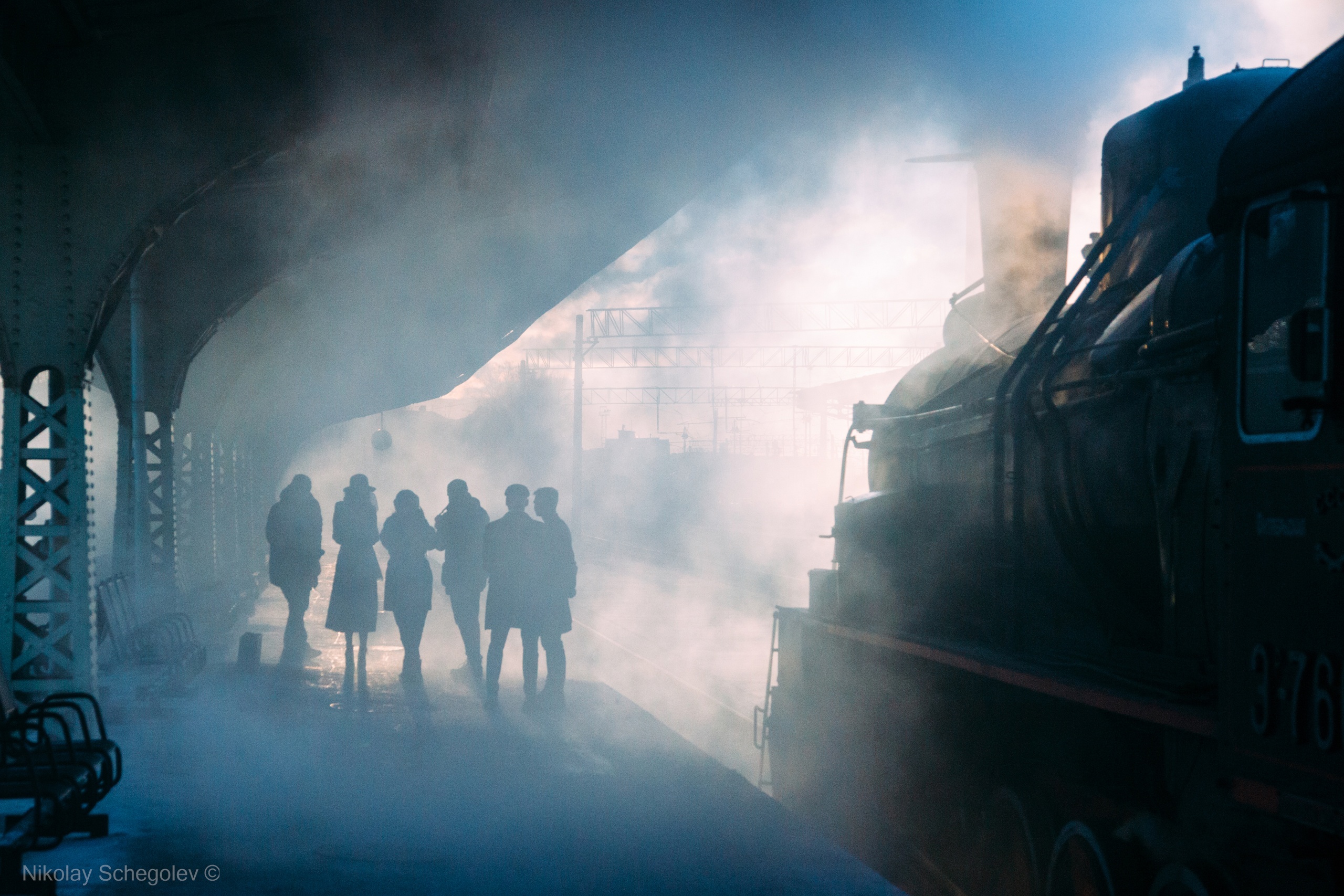 Утро на платформе вокзала